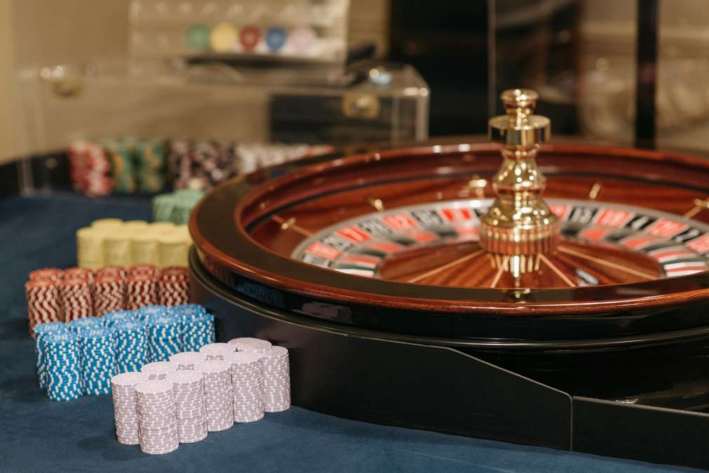 dukes casino online